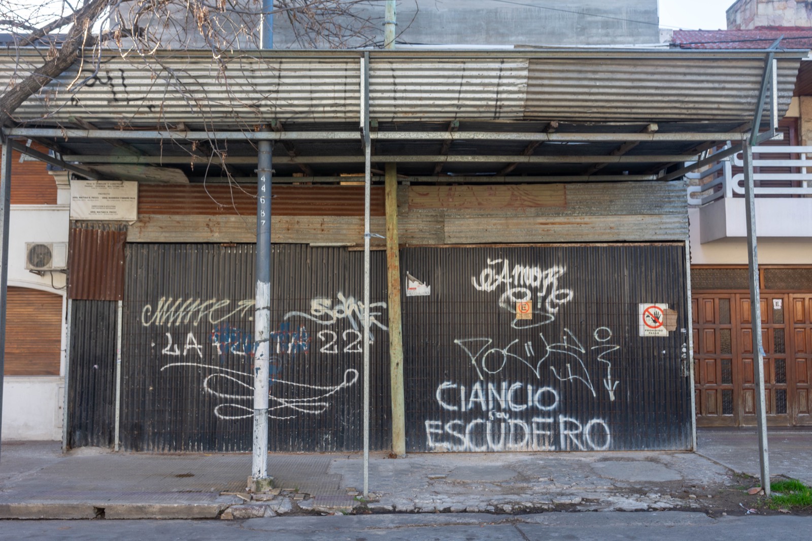 Frente de la obra de D74 sobre Diagonal 74 entre 23 y 24, La Plata